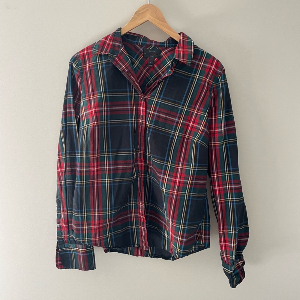 J Crew Women’s Perfect Button Up Shirt!